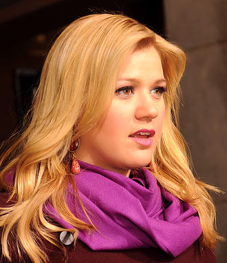 kelly clarkson american biography singer who 8notes idol she winner season